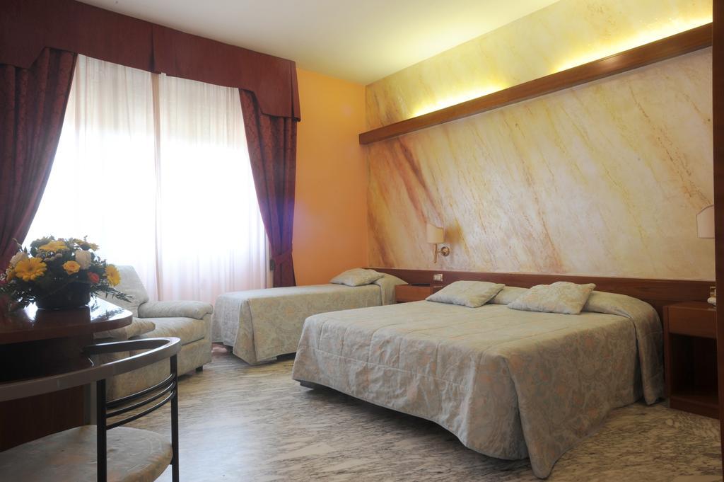 Hotel Excelsior Monticchio  Buitenkant foto