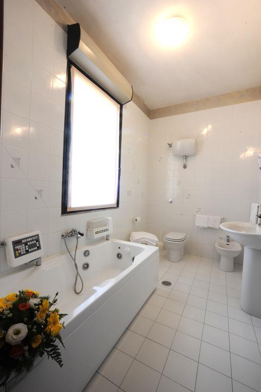 Hotel Excelsior Monticchio  Buitenkant foto