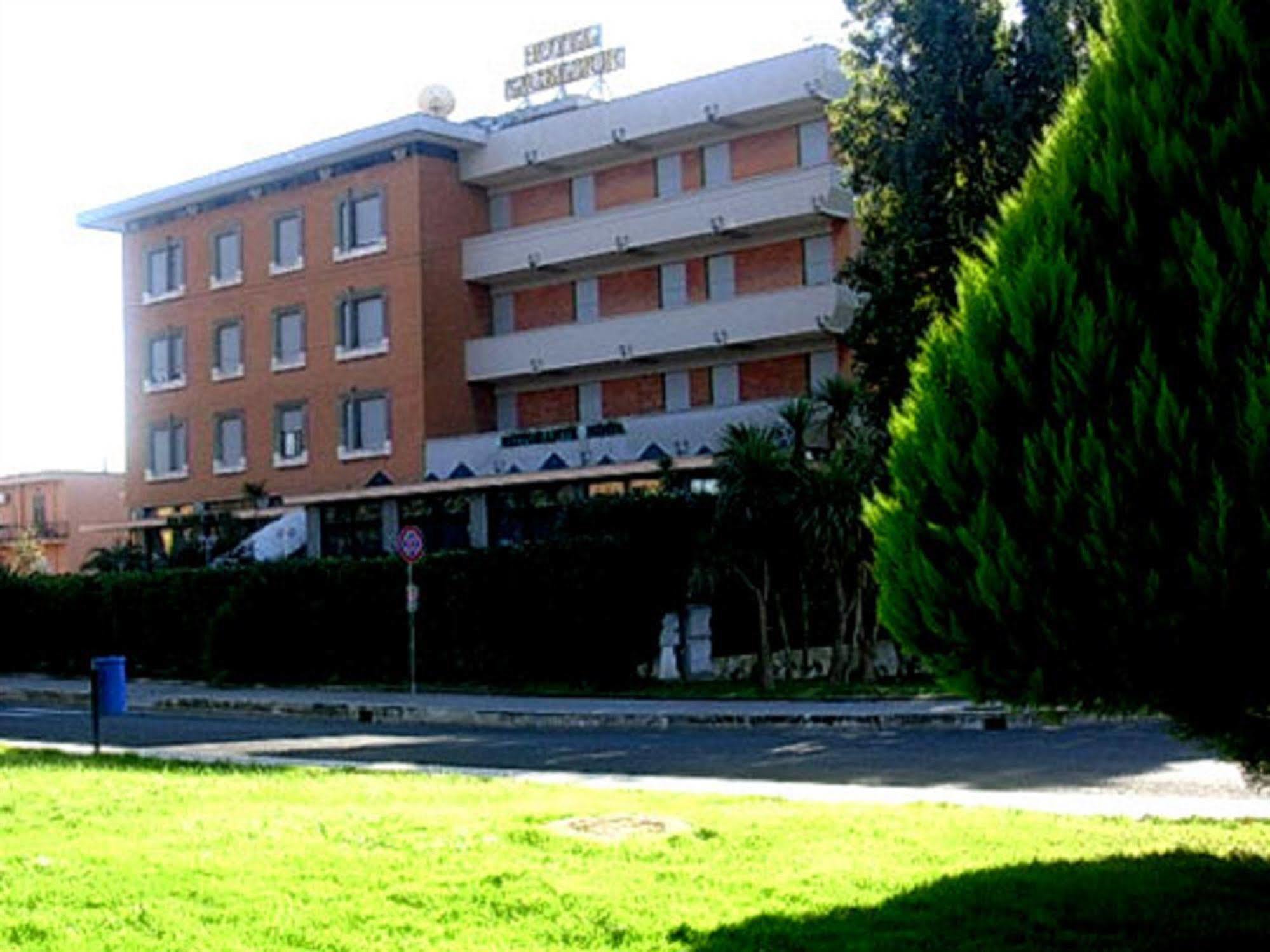 Hotel Excelsior Monticchio  Buitenkant foto